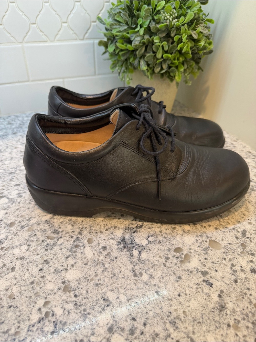 Apex Men's Black Leather Lace-Up Dress Shoes size 10.5 wide